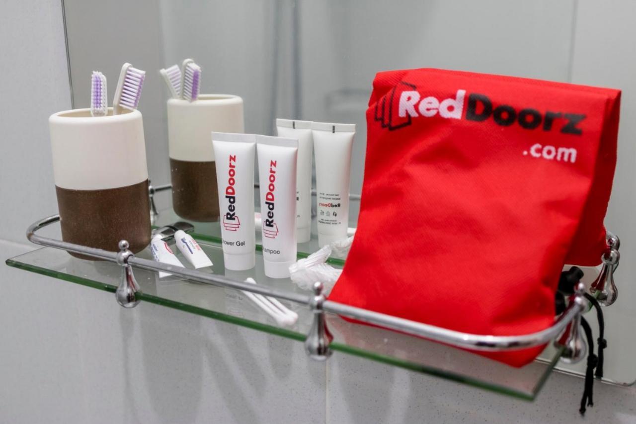 מלון Reddoorz @ Taman Royal טנגרנג מראה חיצוני תמונה